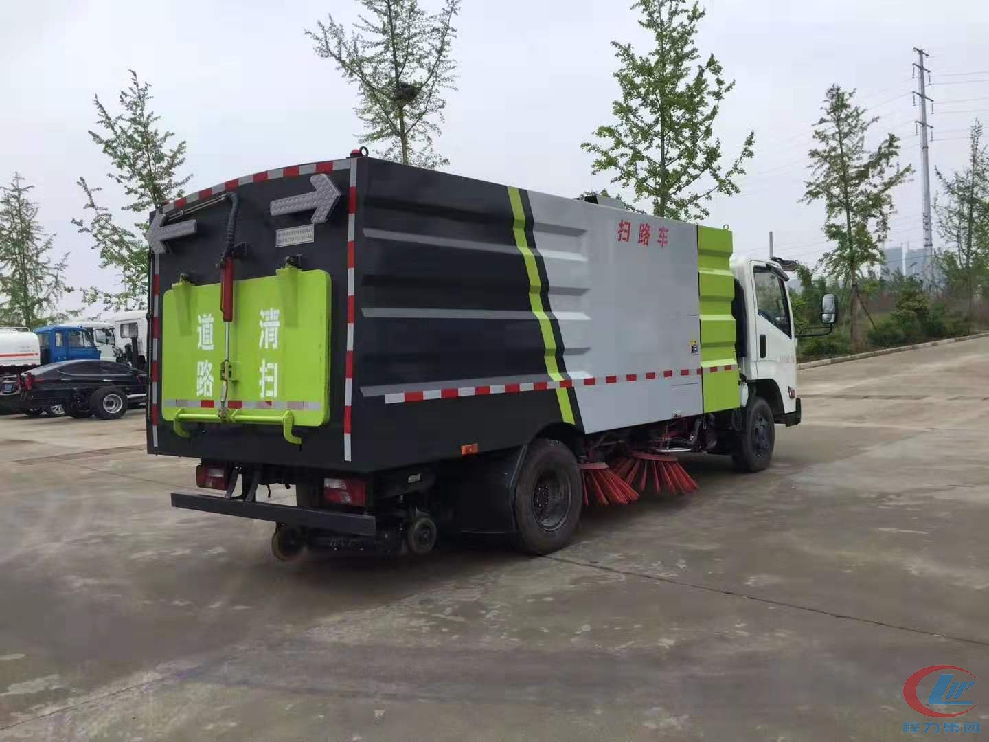 凯时优质运营商江铃扫路车