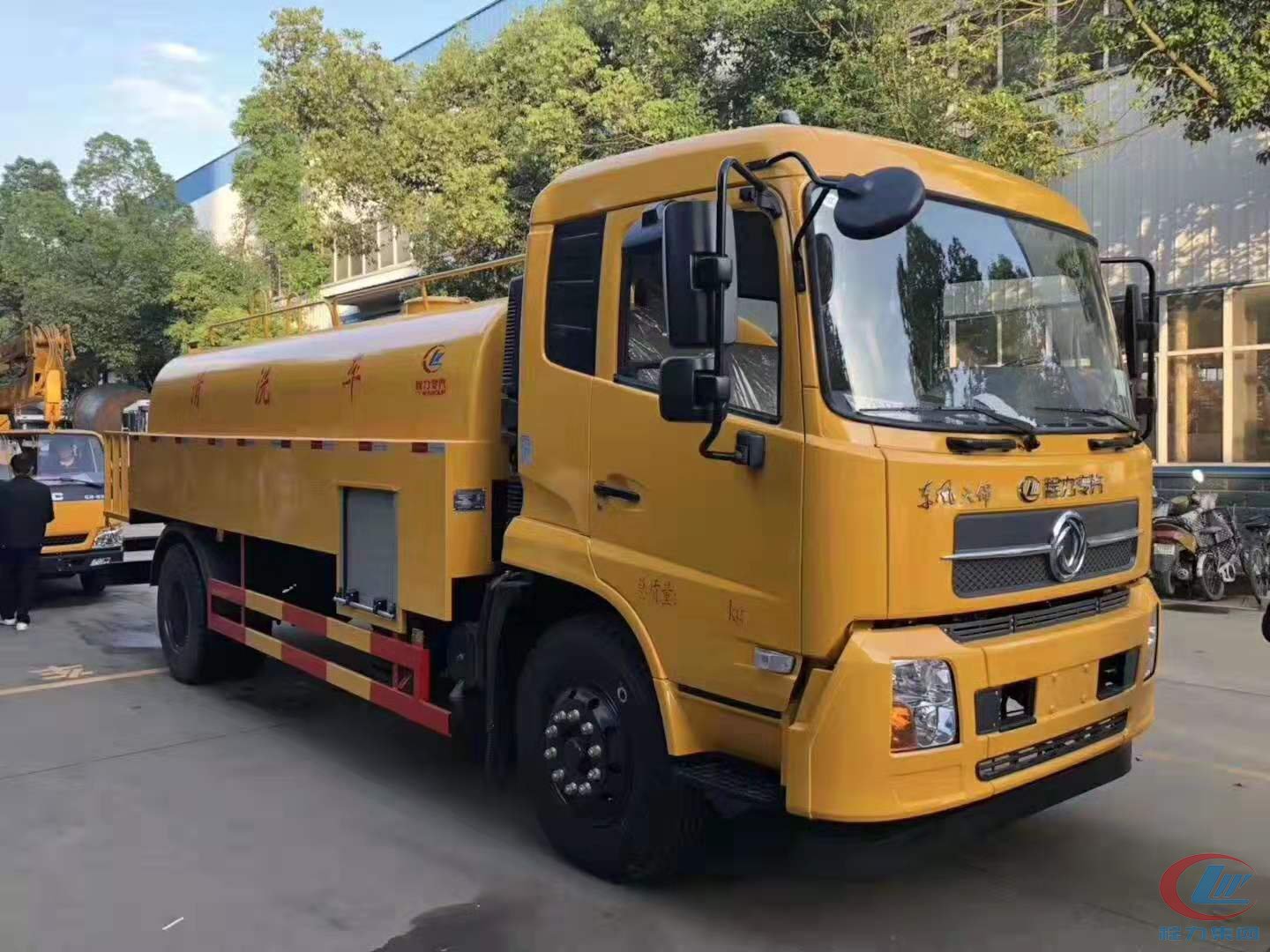 凯时优质运营商威牌东风天锦高压清洗管道疏通车