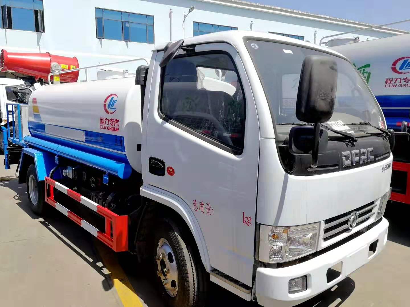 凯时优质运营商威牌东风5方雾炮洒水车