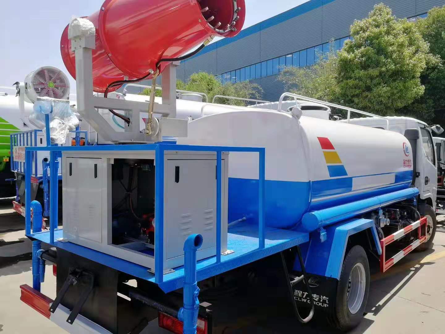 凯时优质运营商威牌东风5方雾炮洒水车