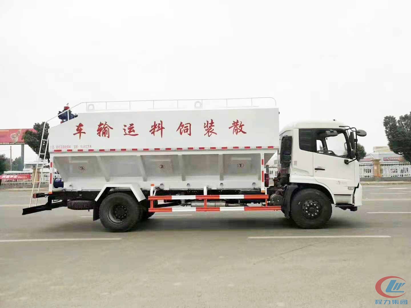 凯时优质运营商10吨天锦散装饲料车侧面图